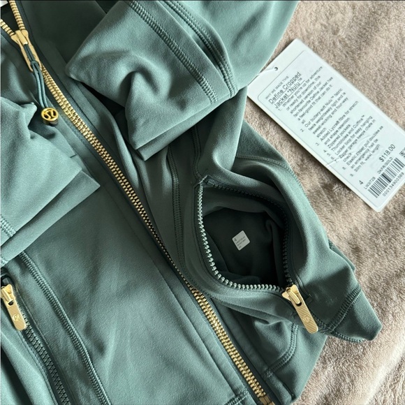 Lululemon Define Cropped Jacket - Picture 2 of 3